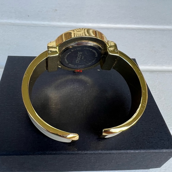 Chico’s cuff watch. The battery do work. A piece that can be worn daily. - Picture 4 of 4